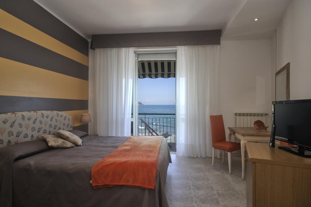 Hotel Bel Sit Alassio Extérieur photo